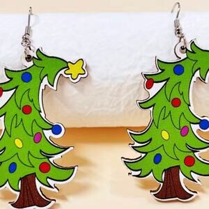 Christmas tree Earrings super cute